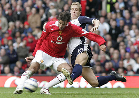 在球场上配 在球场上配